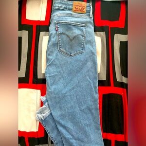 Women’s Levi Jeans